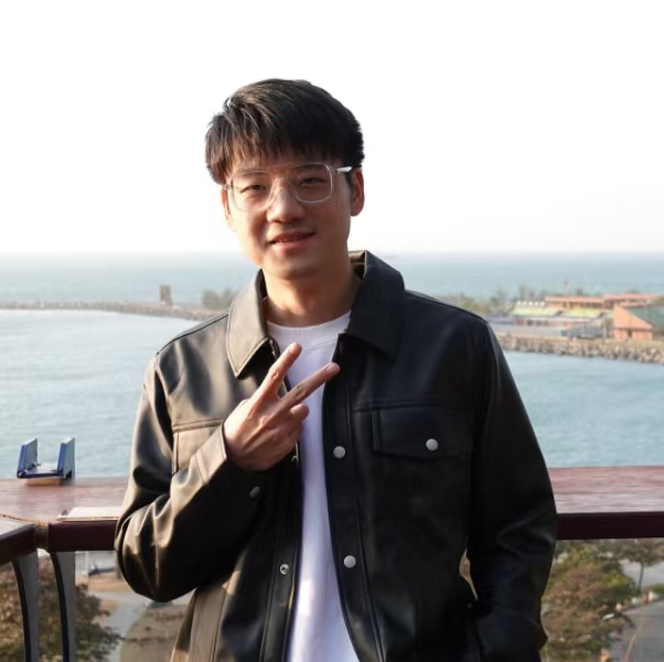 Shuaiyi Li